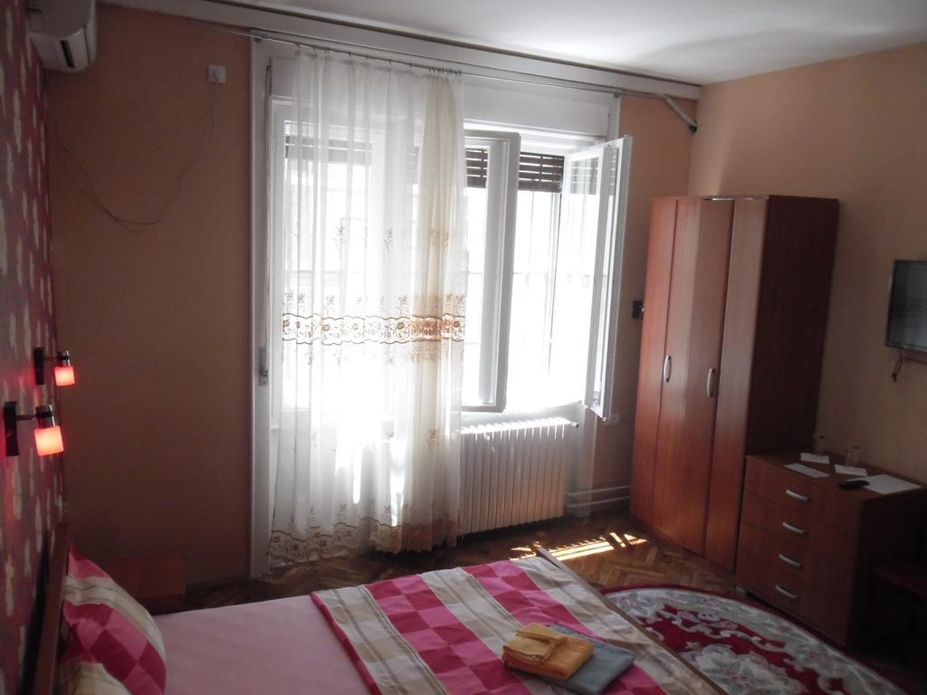 Family Top Rooms Bela Lada Sobe Нови-Сад Номер фото
