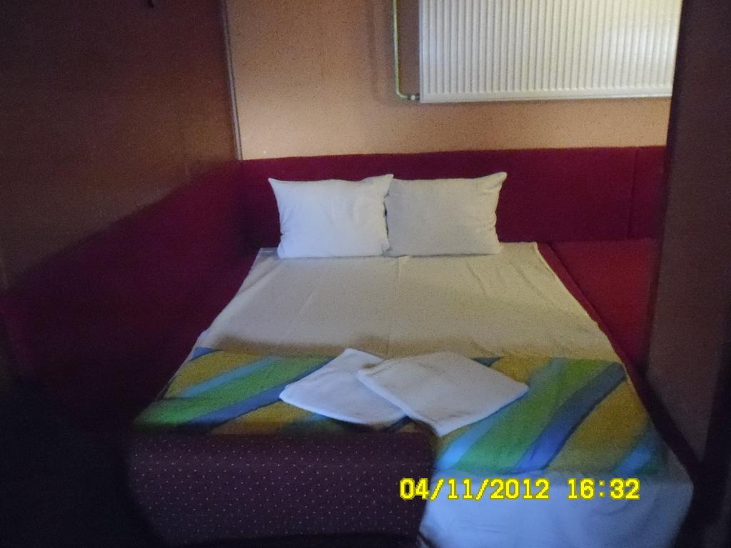 Family Top Rooms Bela Lada Sobe Нови-Сад Номер фото