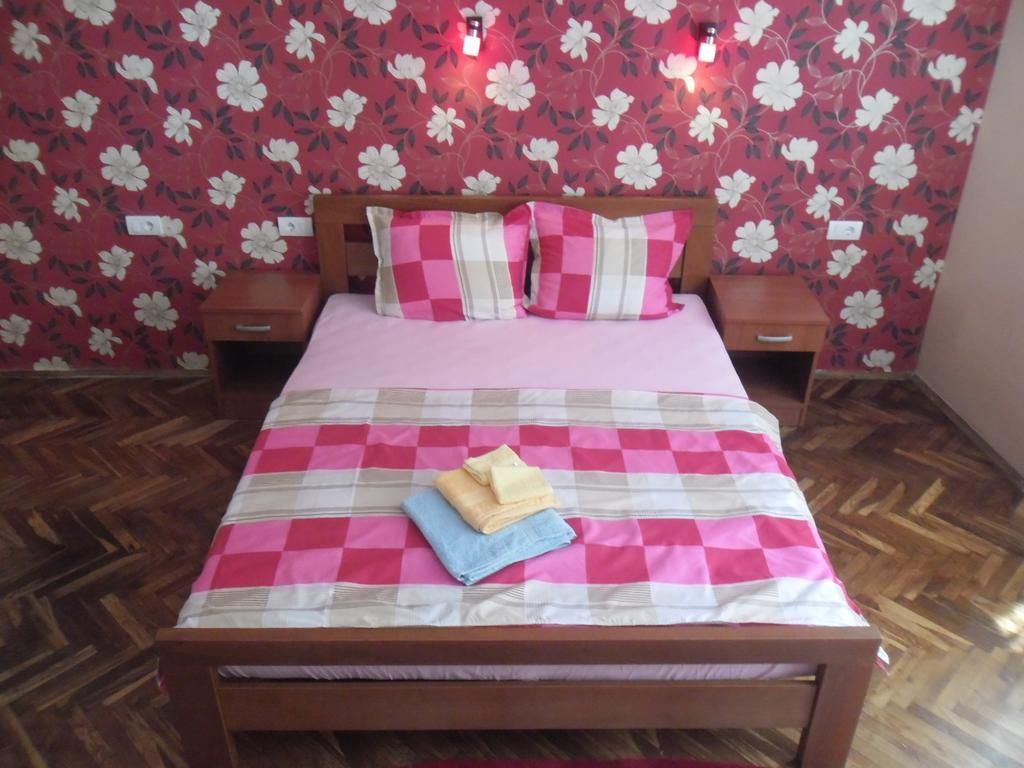 Family Top Rooms Bela Lada Sobe Нови-Сад Номер фото